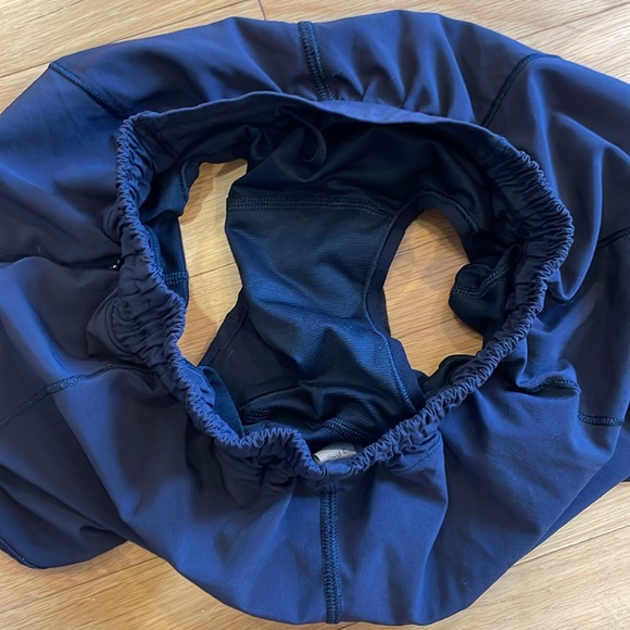 Lululemon black shorts - Picture 3 of 4